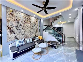 Bán nhà chợ hàng, nhà đẹp long lanh, diện tích 41m2, vị trí trung tâm, ngõ rộng thoáng, giá 3 tỷ 55