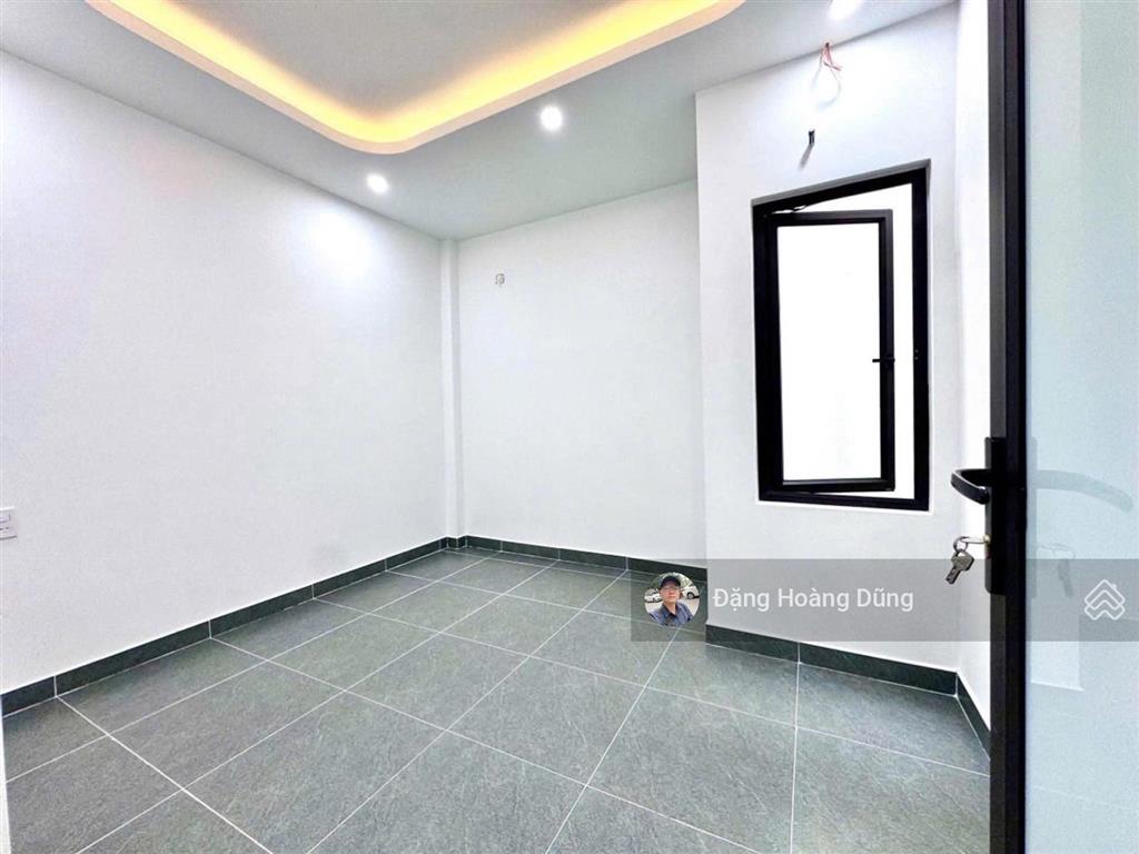 Bán nhà chợ hàng, nhà đẹp long lanh, diện tích 41m2, vị trí trung tâm, ngõ rộng thoáng, giá 3 tỷ 55