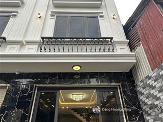 Bán nhà đình đông, dt 46m2, mt 4m, vị trí vàng, mặt ngõ oto quay đầu, nhà đẹp ở ngay, giá 4 tỷ 95