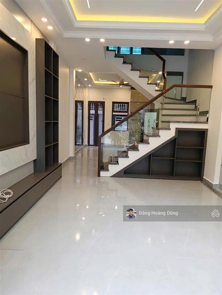 Bán nhà đình đông, dt 46m2, mt 4m, vị trí vàng, mặt ngõ oto quay đầu, nhà đẹp ở ngay, giá 4 tỷ 95