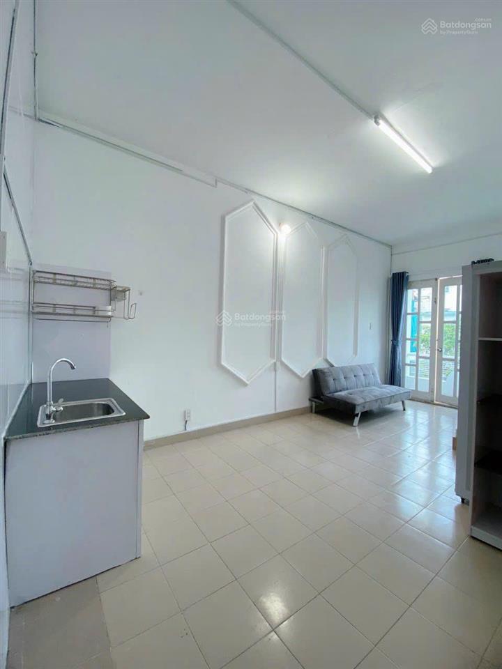 Căn hộ siêu rộng 40m2 đủ nội thất ban công riêng 196 cộng hòa tân bình  0389 060 ***