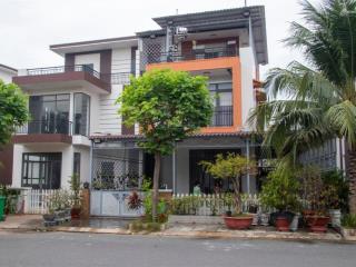 Chính chủ bán căn biệt thự view sông dt 120m2 sổ hồng giá 3t150,bao hết thuế phí, ngân hàng