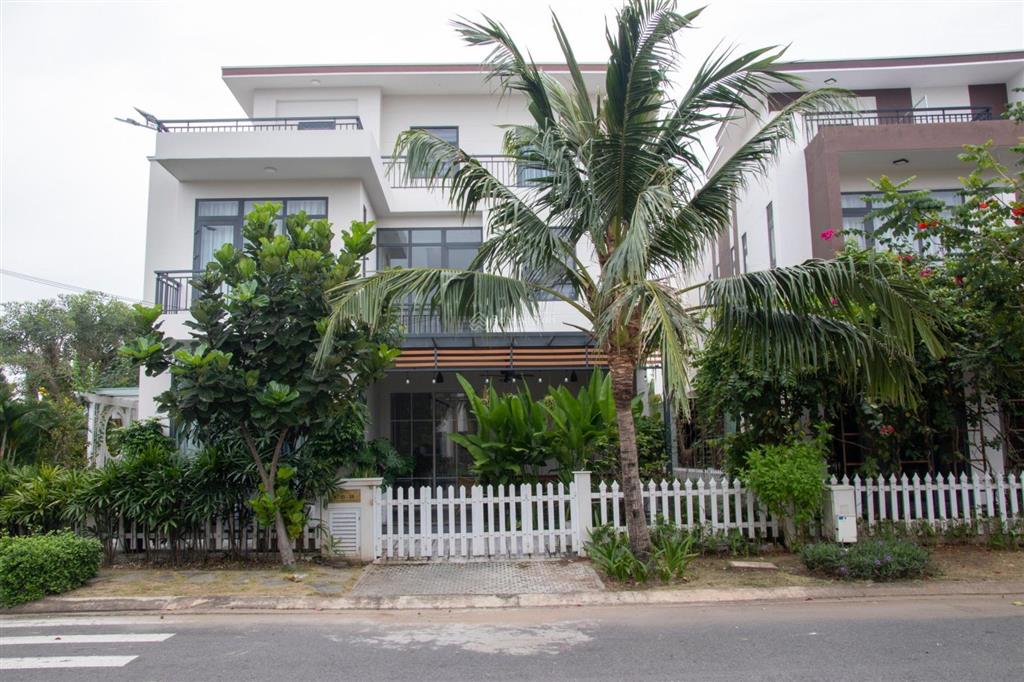 Chính chủ bán gấp biệt thự trần anh riverside, dt 8x14=120m2, giá 3ty1, sổ hồng, cc sang tên