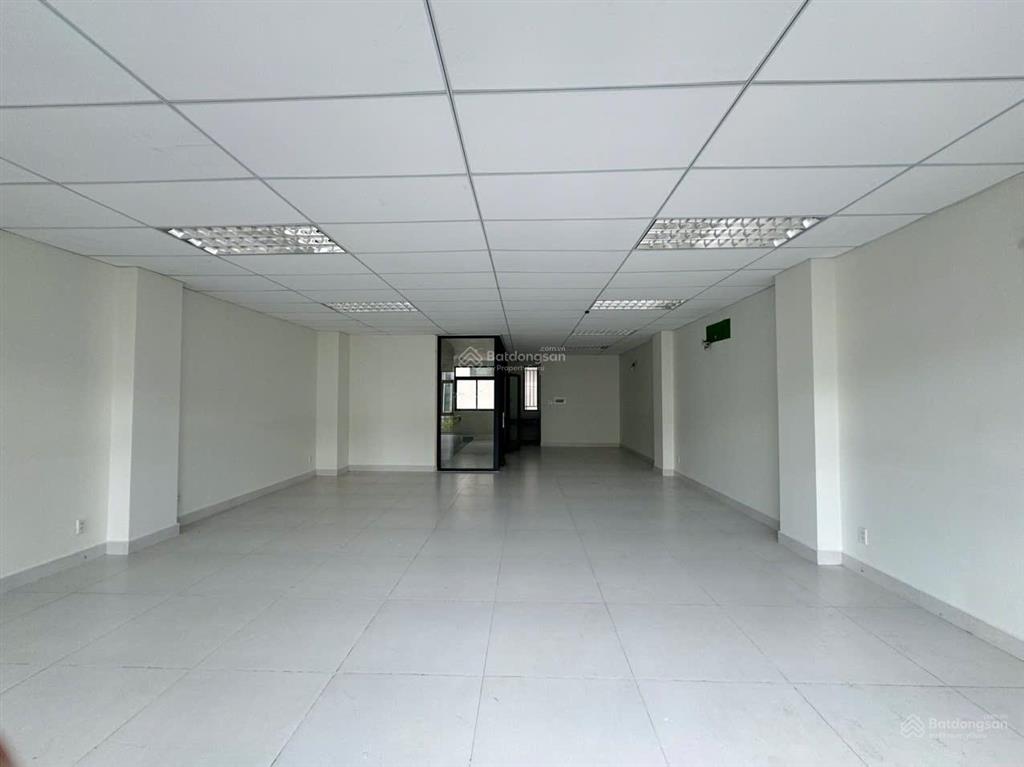 Văn phòng 80m2 tại vạn phúc city  nguyễn thị nhung, nội thất sẵn, vị trí đẹp, giá 12tr/th