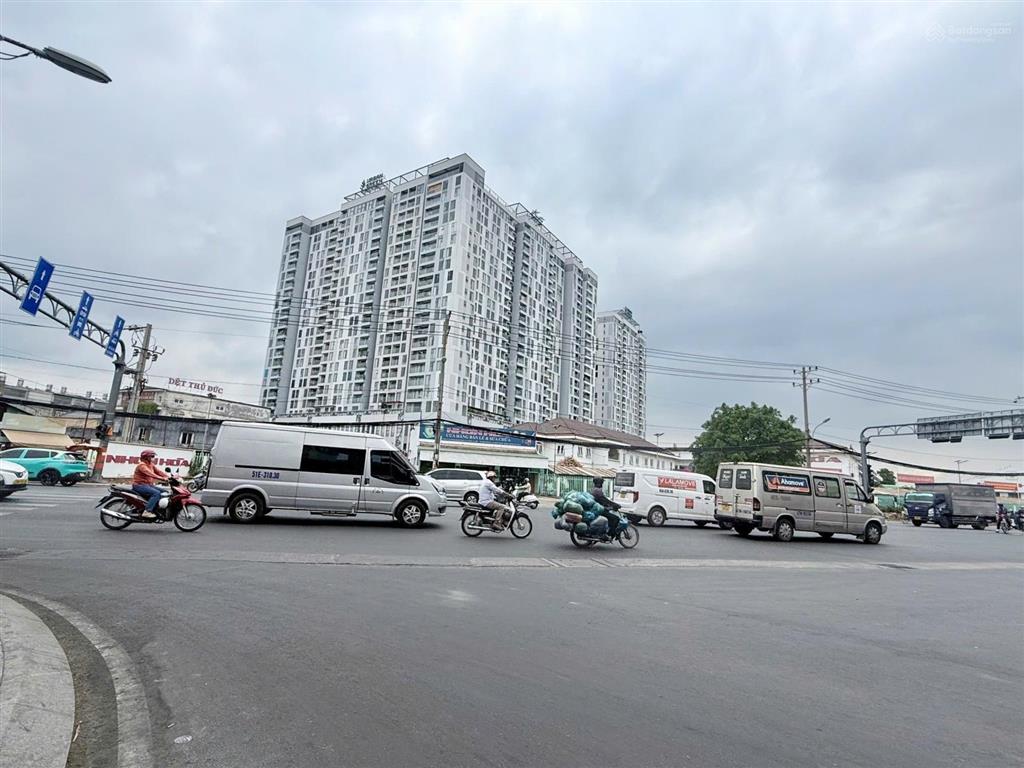 Bán đất 100% thổ cư giá rẻ, đối diện vạn phúc city, cách quốc lộ 13 200m, ngang 4,5m