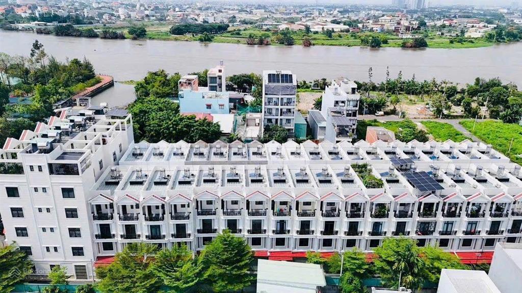Bán nhà mới đẹp 4t (cam kết thông tin thật) gần vạn phúc, cách quốc lộ 13 200m, hẻm xe tải thông