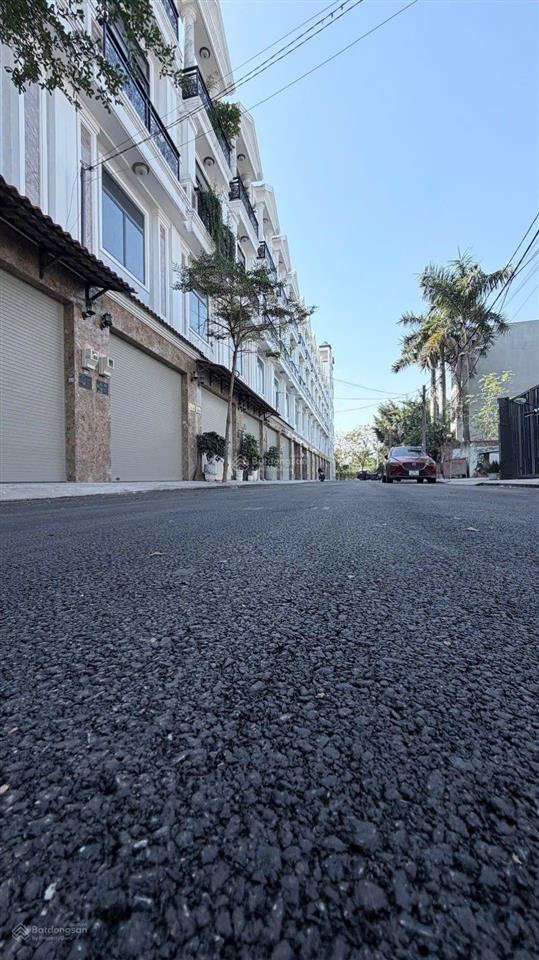 Bán nhà mới đẹp 4t (cam kết thông tin thật) gần vạn phúc, cách quốc lộ 13 200m, hẻm xe tải thông