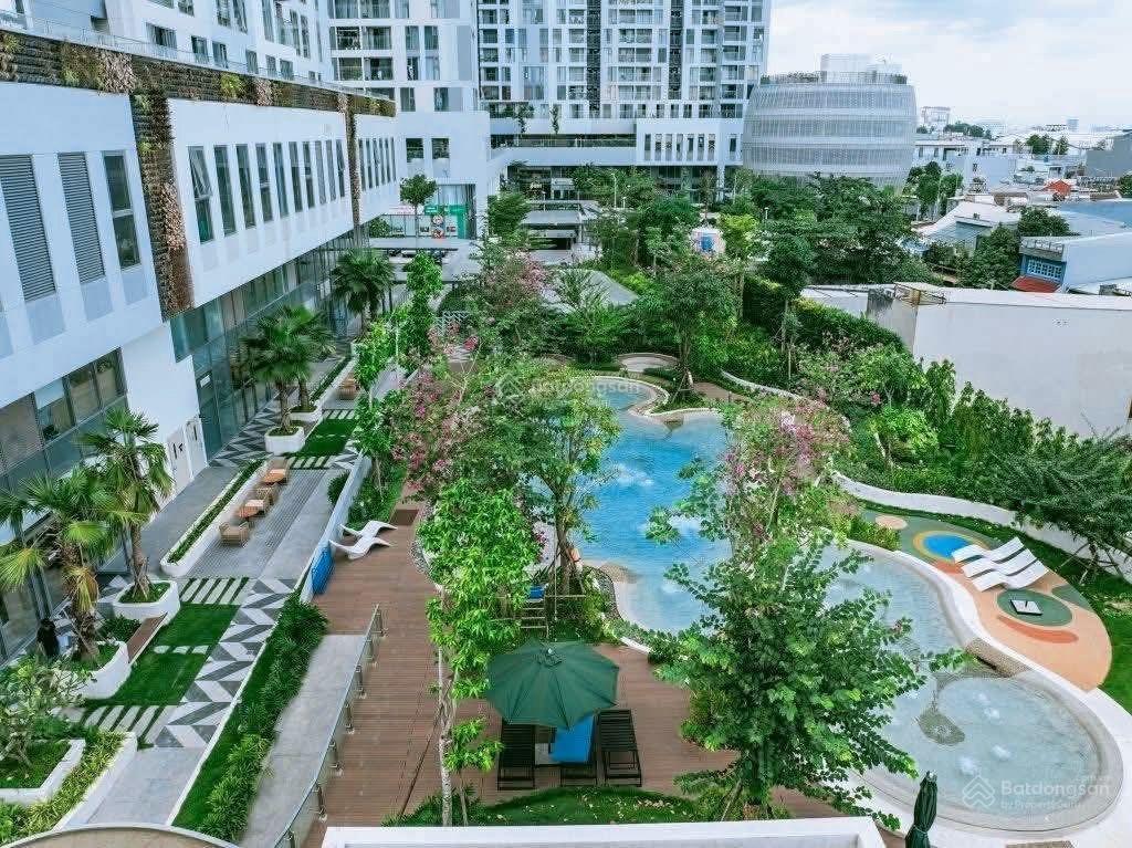 Bán căn hộ chung cư urban green tầng trung, góc đường số 6 quốc lộ 13, ở đầu tư đều phù hợp