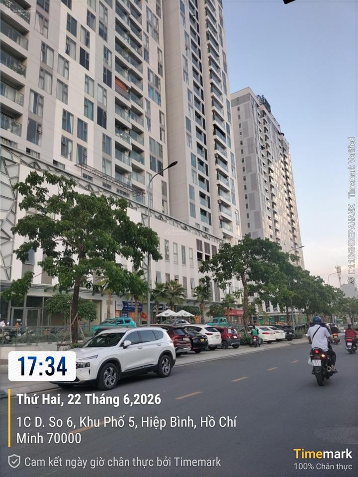 Bán căn hộ chung cư urban green tầng trung, góc đường số 6 quốc lộ 13, ở đầu tư đều phù hợp
