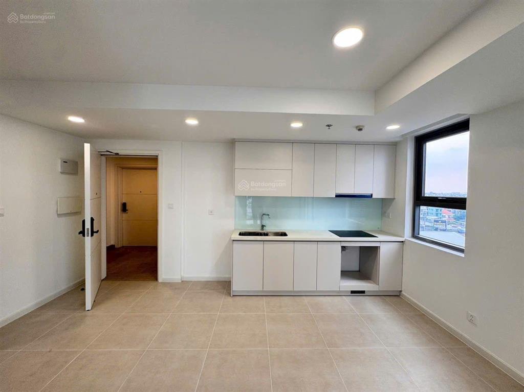 Bán căn hộ chung cư urban green tầng trung, góc đường số 6 quốc lộ 13, ở đầu tư đều phù hợp