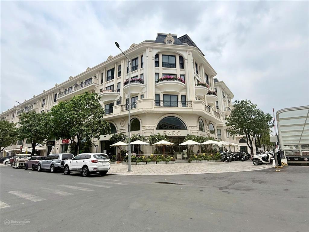 Bán nhà đối diện đinh thị thi, kđt vạn phúc, quốc lộ 13, 70m², hxh, giá 5 tỷ 6