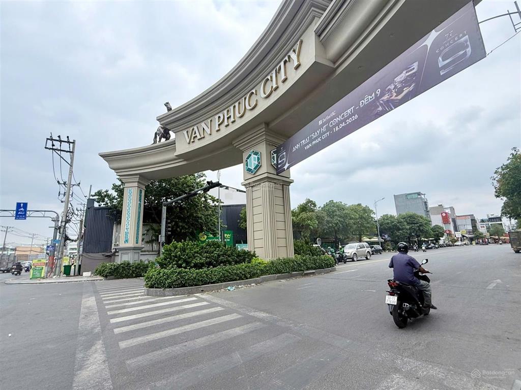 Bán nhà đối diện đinh thị thi, kđt vạn phúc, quốc lộ 13, 70m², hxh, giá 5 tỷ 6