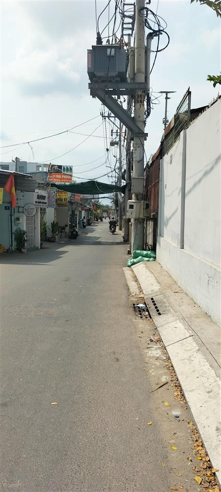 Bán nhà đối diện đinh thị thi, kđt vạn phúc, quốc lộ 13, 70m², hxh, giá 5 tỷ 6