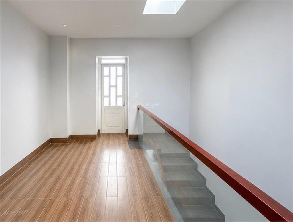 Bán nhà 3 tầng, mặt tiền 5m, hẻm xe hơi ngay chợ hiệp bình, 75 m2, chỉ hơn 6 tỷ