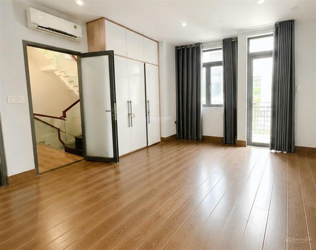 Bán nhà 3 tầng, mặt tiền 5m, hẻm xe hơi ngay chợ hiệp bình, 75 m2, chỉ hơn 6 tỷ