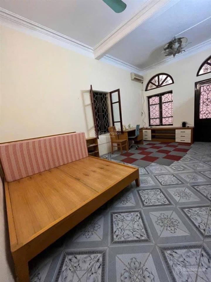 Em cần bán căn nhà phân lô, thuộc khu a34, gần goldmark city 50m2 mặt tiền 4m, ô tô tránh, chỉ 16tỷ