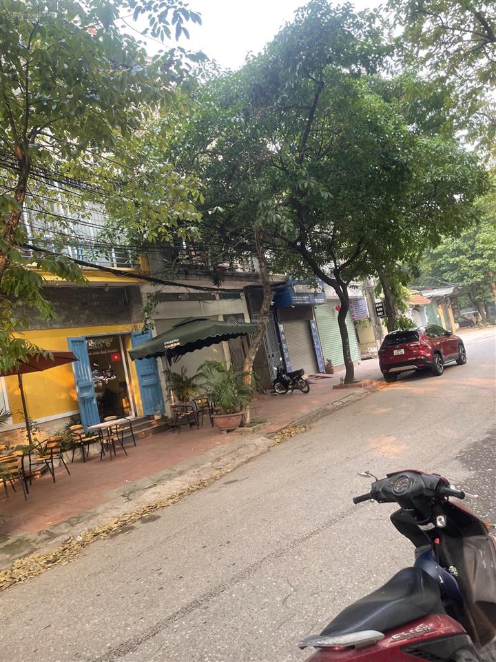 Em cần bán căn nhà phân lô, thuộc khu a34, gần goldmark city 50m2 mặt tiền 4m, ô tô tránh, chỉ 16tỷ