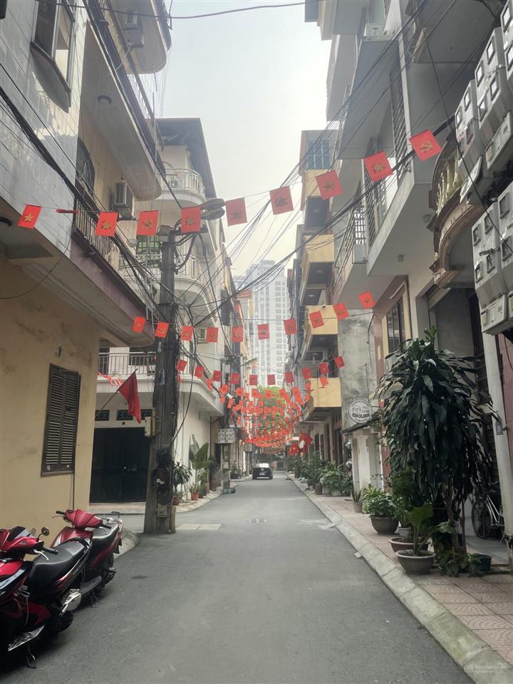 Em cần bán căn nhà phân lô, thuộc khu a34, gần goldmark city 50m2 mặt tiền 4m, ô tô tránh, chỉ 16tỷ