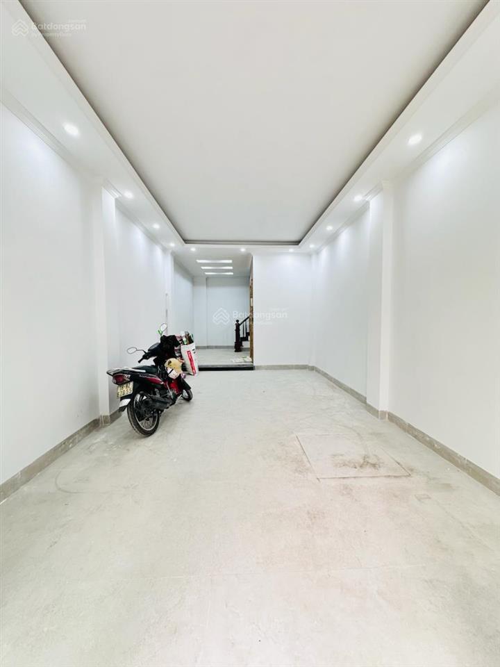 Chính chủ bán nhà mới đức diễn, bắc từ liêm,47m2*6 tầng, thang máy