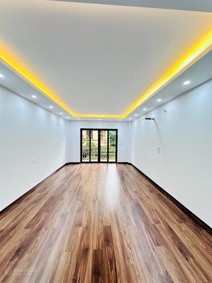 Chính chủ bán nhà mới đức diễn, bắc từ liêm,47m2*6 tầng, thang máy
