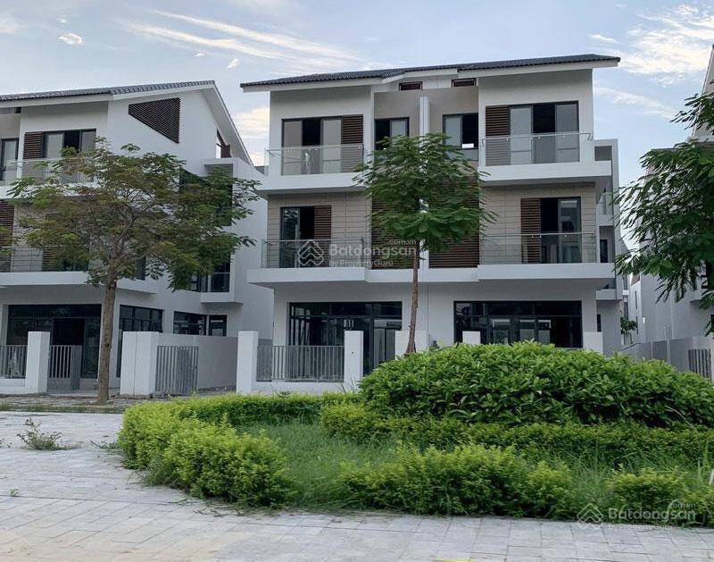 Cho thuê tầng 1 làm văn phòng, đủ điều hòa, bàn ghế