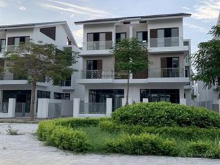Cho thuê tầng 1 làm văn phòng, đủ điều hòa, bàn ghế