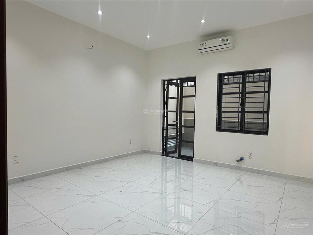 Cho thuê nguyên căn nhà có hầm, full máy lạnh 38 triệu cityland park hills, p10, gò vấp