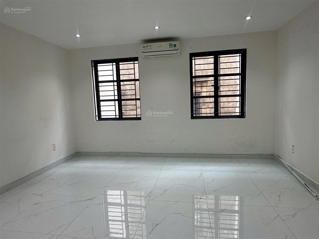 Cho thuê nguyên căn nhà có hầm, full máy lạnh 38 triệu cityland park hills, p10, gò vấp