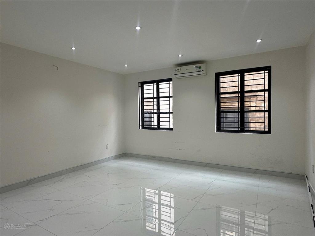 Cho thuê nguyên căn nhà có hầm, full máy lạnh 38 triệu cityland park hills, p10, gò vấp