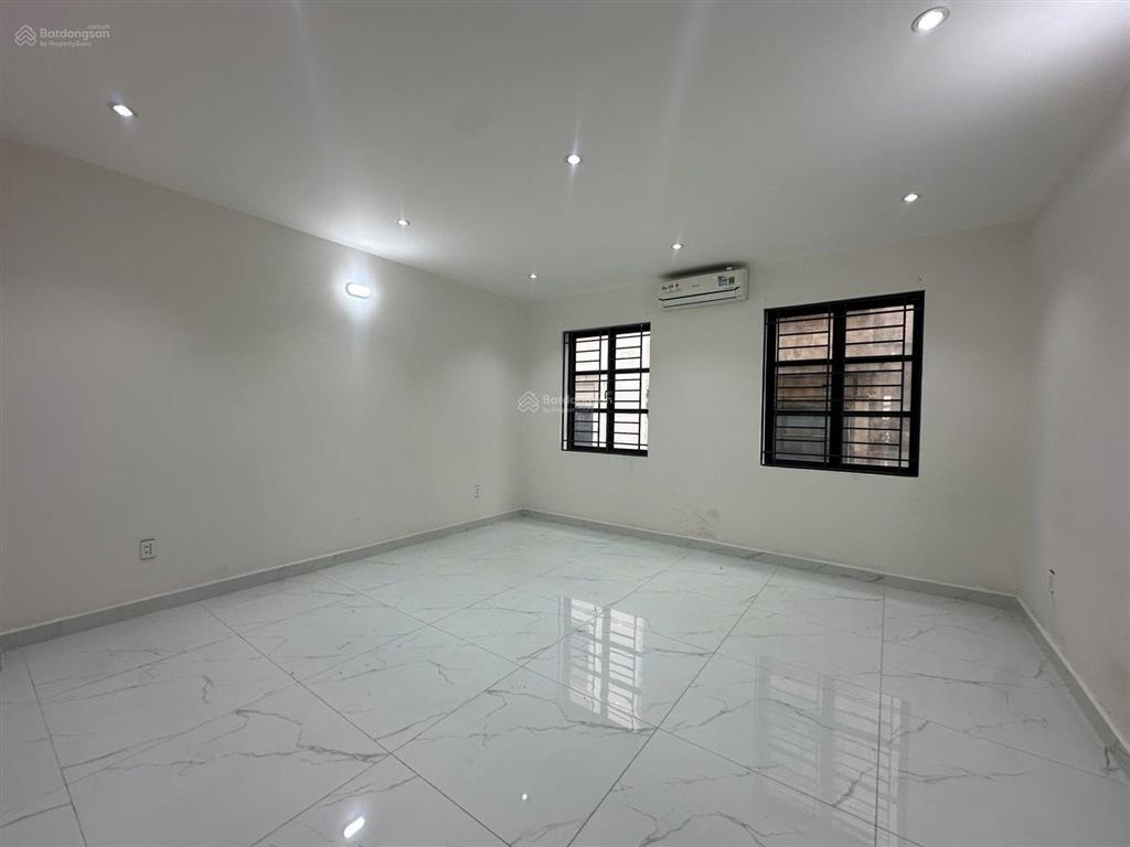 Cho thuê nguyên căn nhà có hầm, full máy lạnh 38 triệu cityland park hills, p10, gò vấp