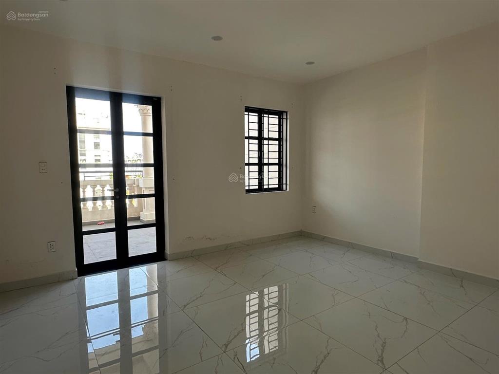 Cho thuê nguyên căn nhà có hầm, full máy lạnh 38 triệu cityland park hills, p10, gò vấp