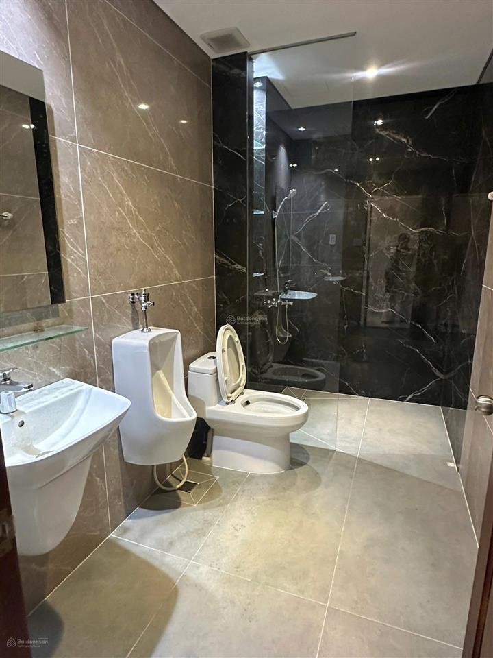 Cho thuê nguyên căn nhà có hầm, full máy lạnh 38 triệu cityland park hills, p10, gò vấp