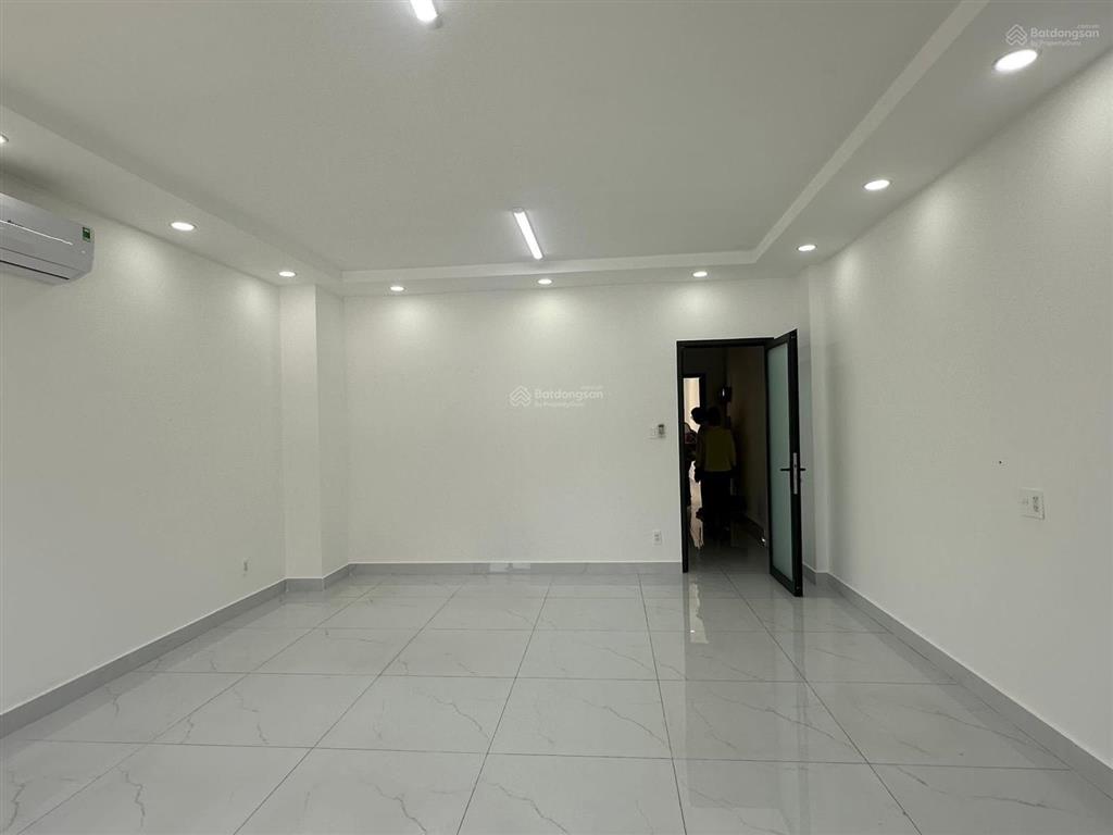 Cho thuê nhà phố thương mại cityland park hills nhà mới 100%  có thang máy  full máy lạnh