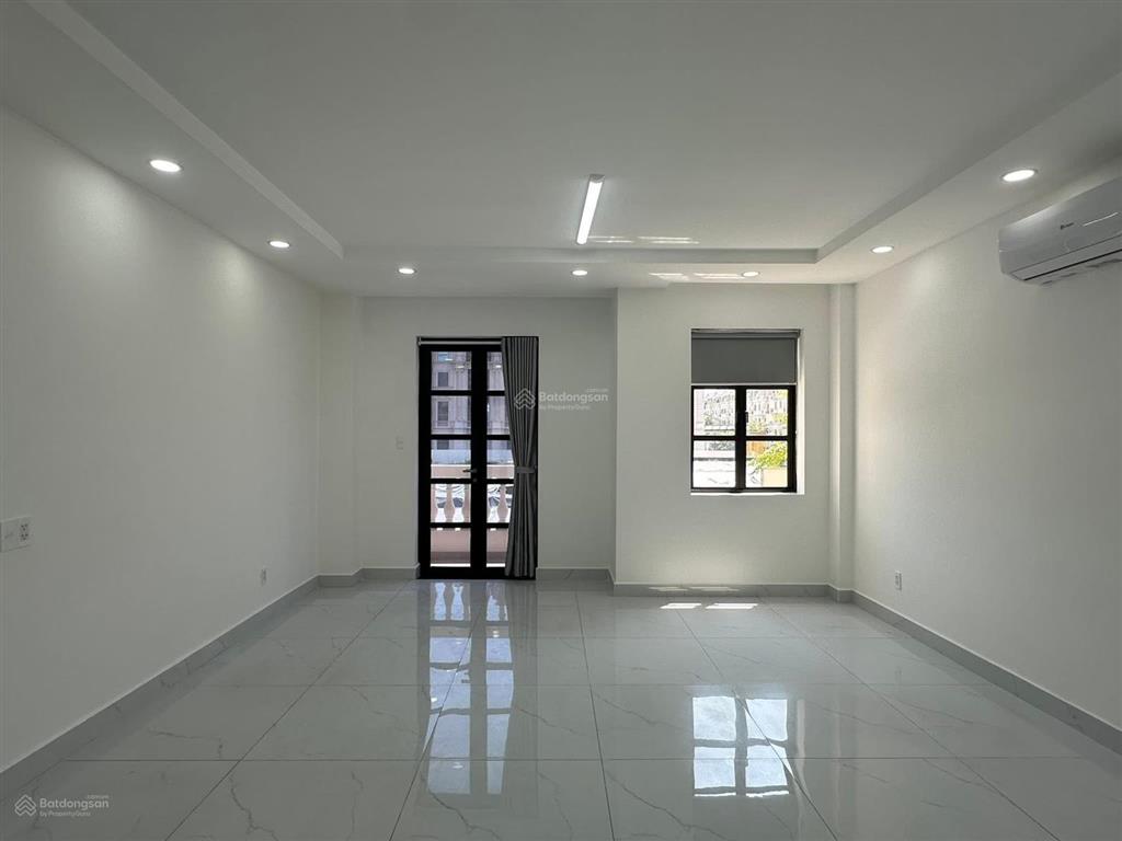 Cho thuê nhà phố thương mại cityland park hills nhà mới 100%  có thang máy  full máy lạnh