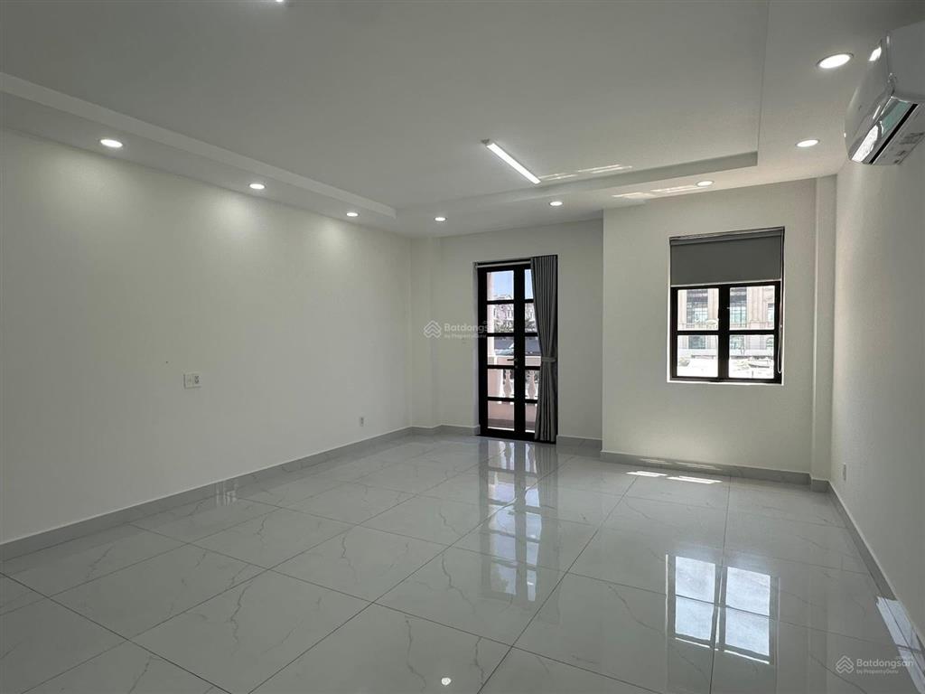 Cho thuê nhà phố thương mại cityland park hills nhà mới 100%  có thang máy  full máy lạnh