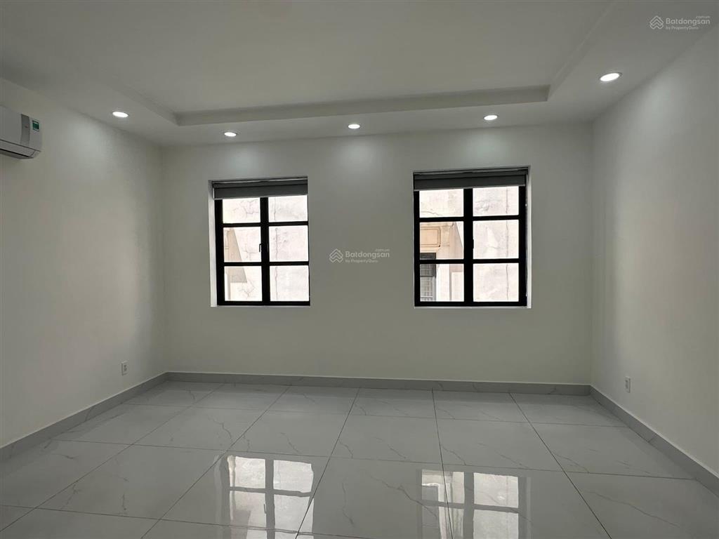 Cho thuê nhà phố thương mại cityland park hills nhà mới 100%  có thang máy  full máy lạnh