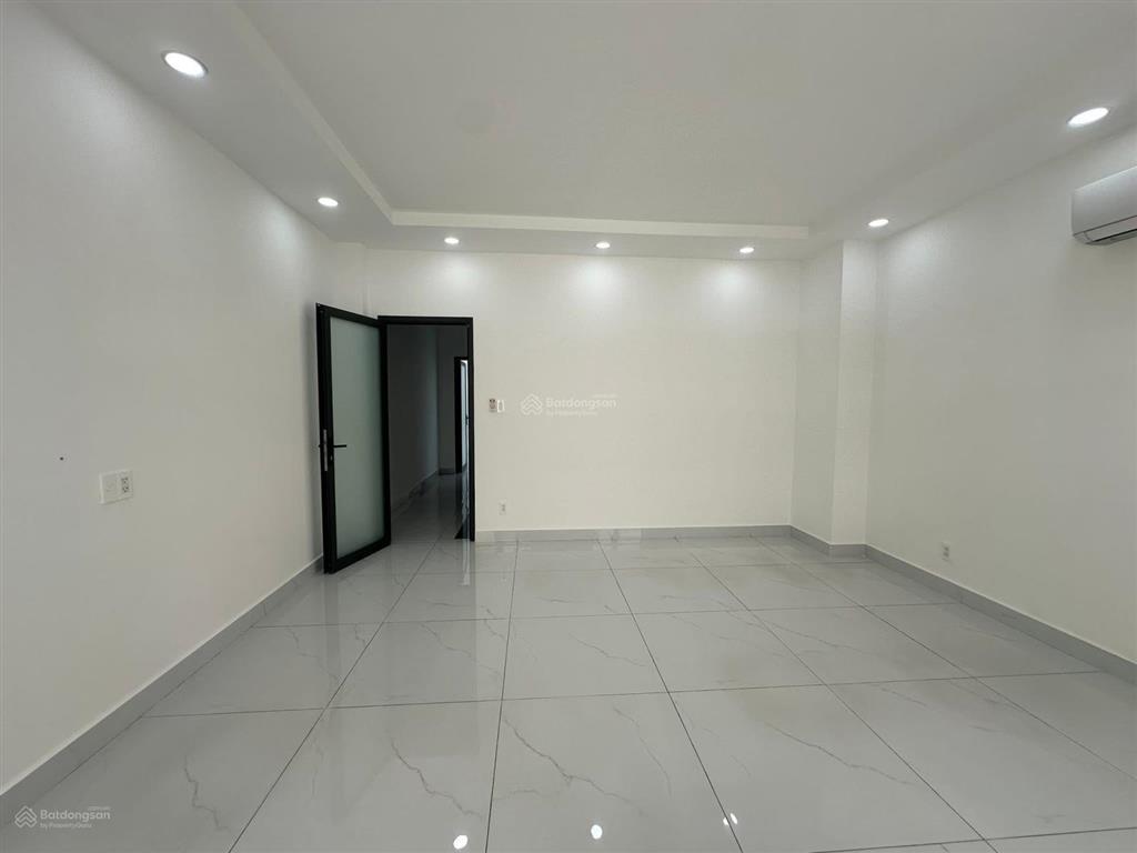 Cho thuê nhà phố thương mại cityland park hills nhà mới 100%  có thang máy  full máy lạnh