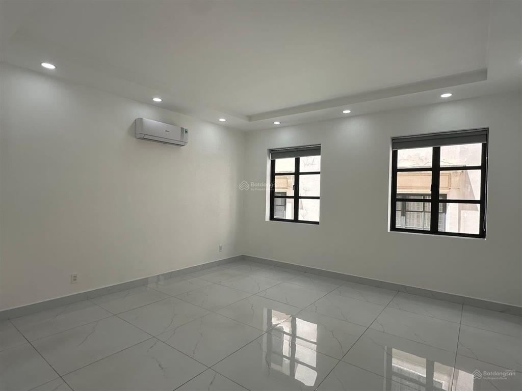 Cho thuê nhà phố thương mại cityland park hills nhà mới 100%  có thang máy  full máy lạnh