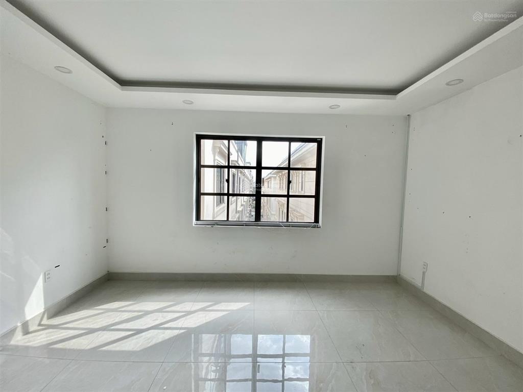 Cho thuê nguyên căn nhà phố có hầm 5x20 tại cityland park hills, p10, gv