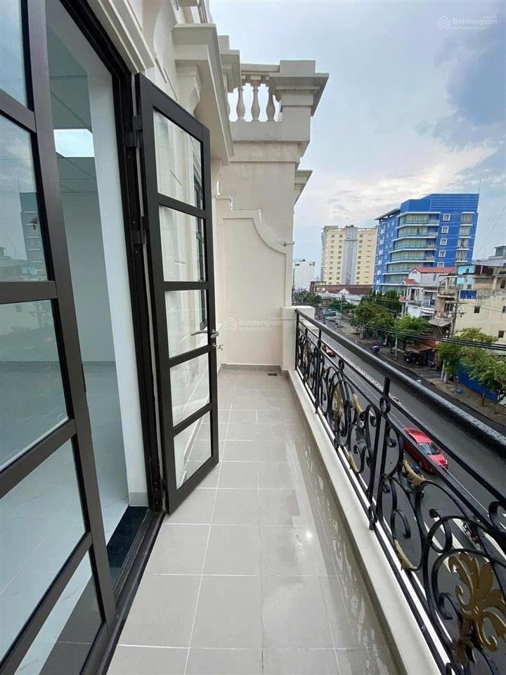 Cho thuê nguyên căn nhà phố có hầm 5x20 tại cityland park hills, p10, gv