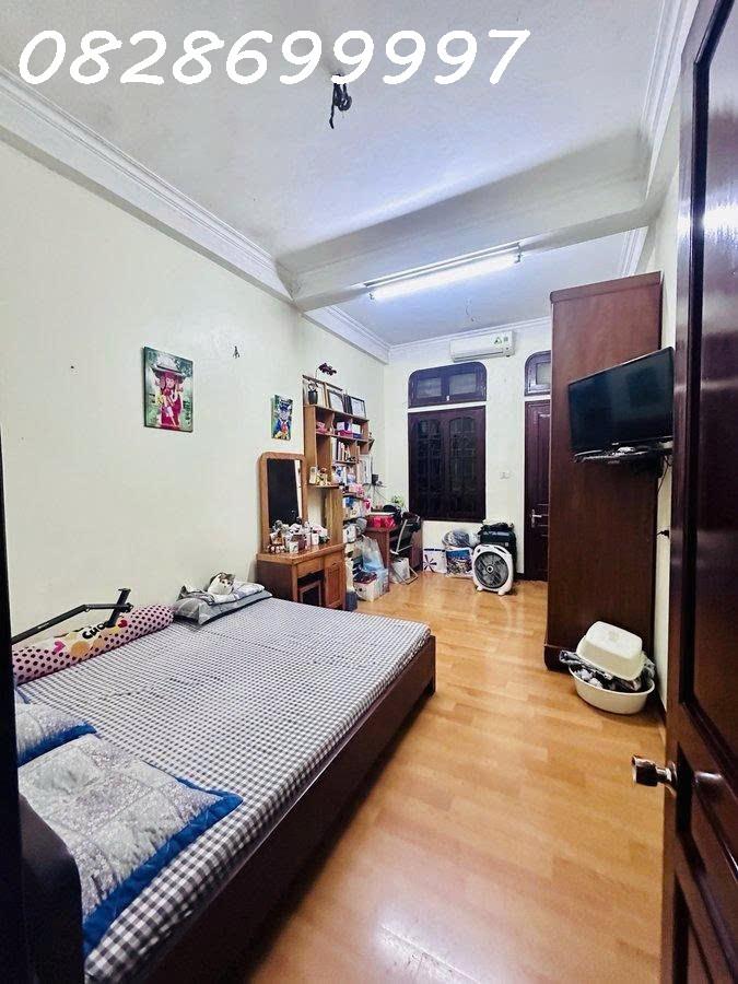CHÍNH CHỦ GỬI BÁN NHÀ Ô TÔ TRÁNH ĐÊ LA THÀNH 4 TẦNG Ô TÔ DỪNG ĐỖ QUAY ĐẦU