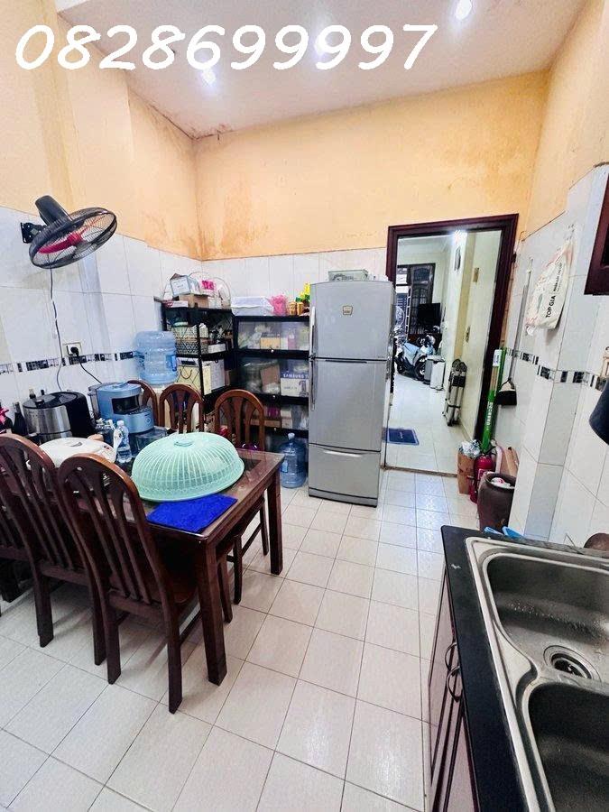 CHÍNH CHỦ GỬI BÁN NHÀ Ô TÔ TRÁNH ĐÊ LA THÀNH 4 TẦNG Ô TÔ DỪNG ĐỖ QUAY ĐẦU