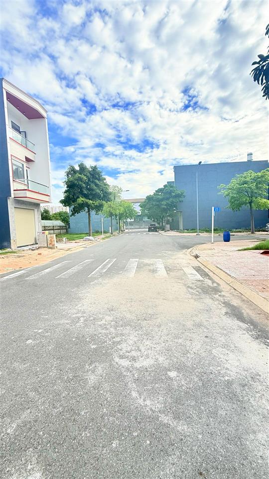 Nhà phố 1 trệt 2 lầu full nội thất khu lê phong 2 an phú tp hcm