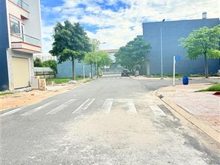 Nhà phố 1 trệt 2 lầu full nội thất khu lê phong 2 an phú tp hcm