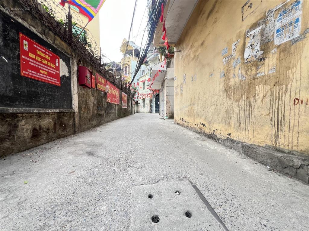 Bán nhà lô góc 2 mặt tiền, gần hào nam, đống đa, 30m2 5t, mt 4,5m hơn 10 tỷ, oto đỗ cửa, đa tiện