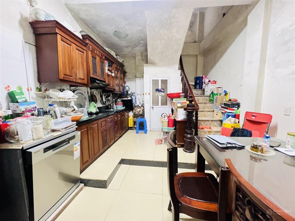 Bán nhà lô góc 2 mặt tiền, gần hào nam, đống đa, 30m2 5t, mt 4,5m hơn 10 tỷ, oto đỗ cửa, đa tiện