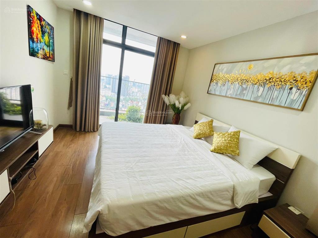 Chị hường cho thuê cc discovery complex, 103m2, 2pn full, rõ ràng nhà y như hình.  0334 438 ***