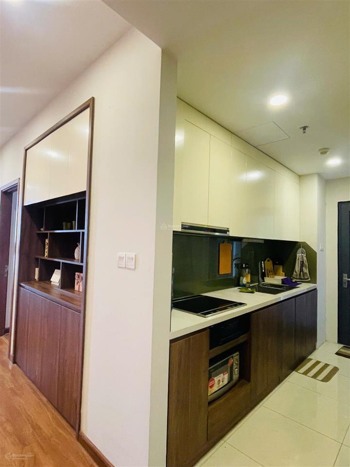 Chị hường cho thuê cc discovery complex, 103m2, 2pn full, rõ ràng nhà y như hình.  0334 438 ***