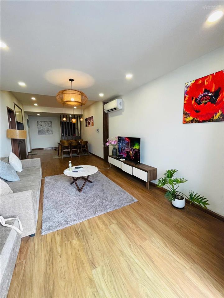 Chị hường cho thuê cc discovery complex, 103m2, 2pn full, rõ ràng nhà y như hình.  0334 438 ***