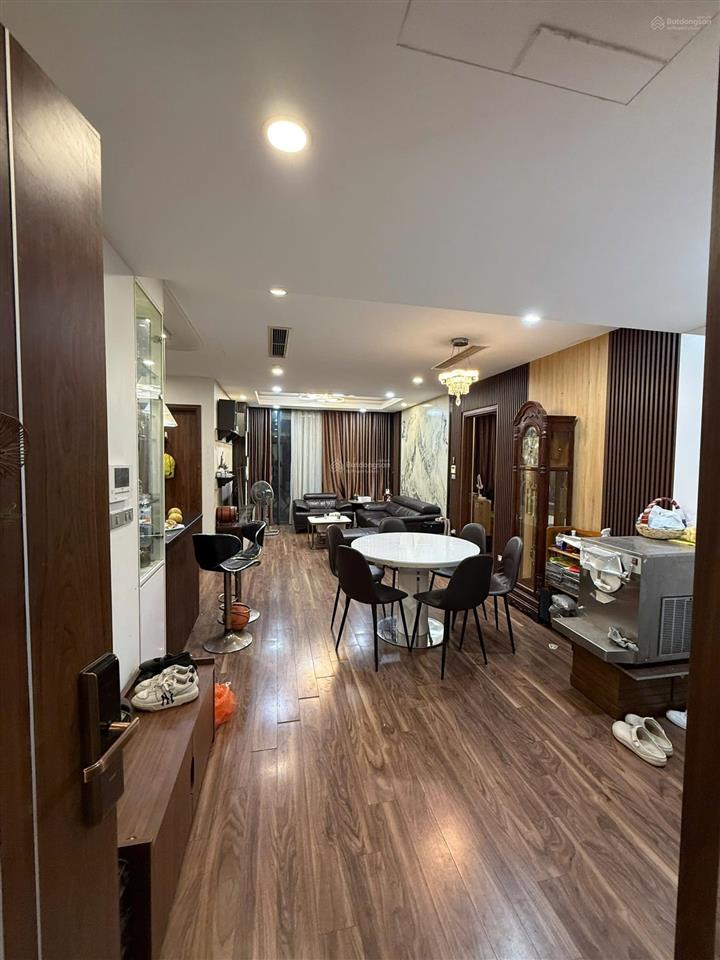 Chú hùng cho thuê ch 4pn full, nhà như hình 136,3m² tại n01t8 ngoại giao đoàn  0334 438 ***